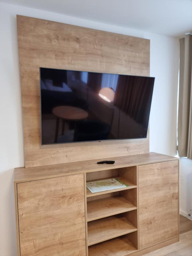 Hotel Tilia ペジノク エクステリア 写真