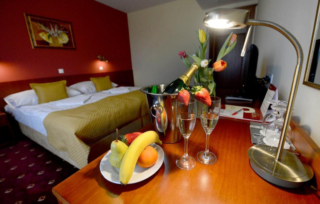 Hotel Tilia ペジノク エクステリア 写真