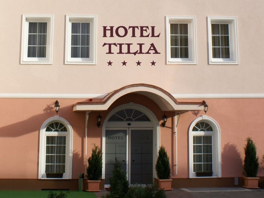 Hotel Tilia ペジノク エクステリア 写真